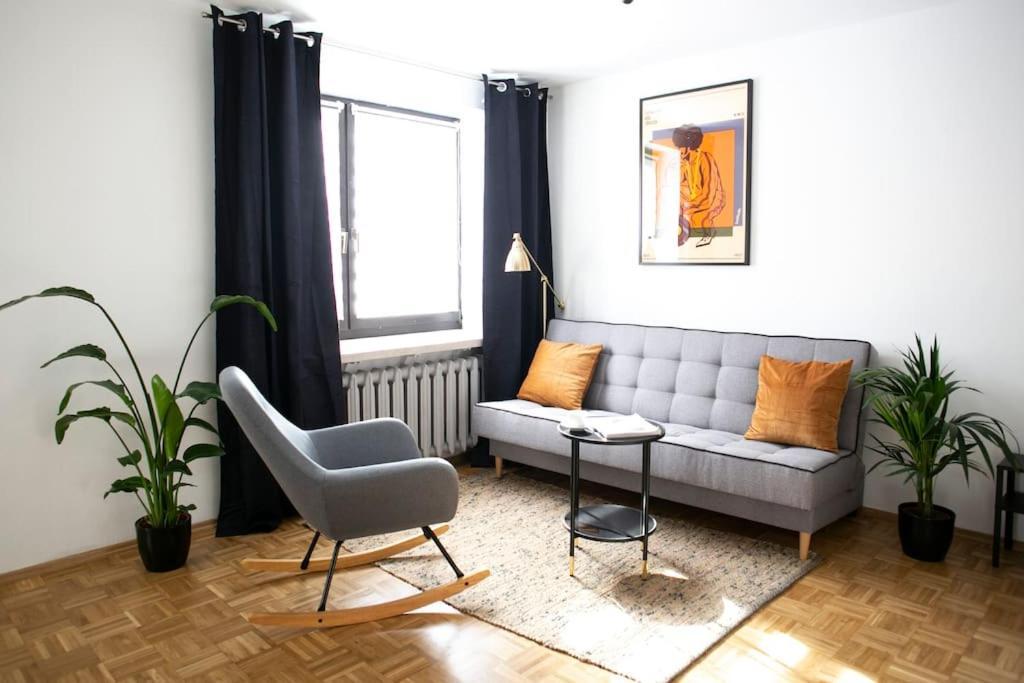 Oomph Warsaw Center Well Designed Apartment With Balcony Exterior photo